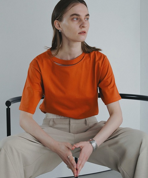 MANOF(マノフ)の「SLIT NECK CUT TOPS(Tシャツ/カットソー・レディース・ホワイト/オレンジ/ブラック・FREE)」の10枚目の写真