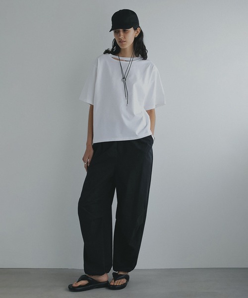 MANOF(マノフ)の「SLIT NECK CUT TOPS(Tシャツ/カットソー・レディース・ホワイト/オレンジ/ブラック・FREE)」の4枚目の写真
