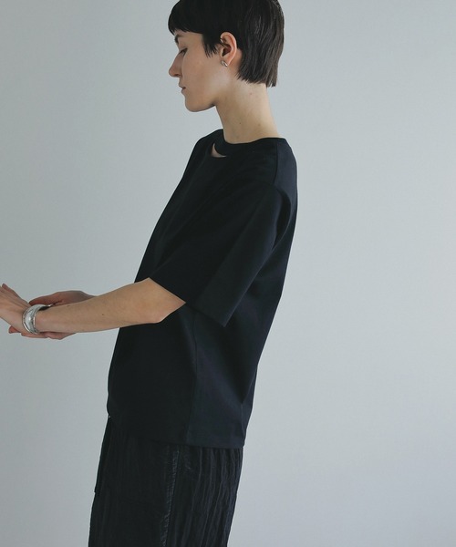 MANOF(マノフ)の「SLIT NECK CUT TOPS(Tシャツ/カットソー・レディース・ホワイト/オレンジ/ブラック・FREE)」の17枚目の写真
