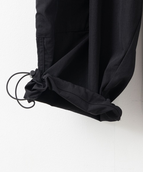 NAVY（ネイビー）の「【ポリ高弾力クロス素材を使用 裾のドローコードで好みのシルエットにスタイリング♪】NAVY 7分丈カーゴパンツ（カーゴパンツ・メンズ・チャコールグレー/ブラック・M/L/XL）」の12枚目の写真