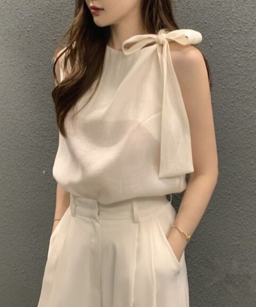 FREE STYLISTS(フリー スタイリスト)の「YUGA_YGMC Shoulder ribbon pullover top(シャツ/ブラウス・レディース・ブラック/オフホワイト/ベージュ・FREE)」の2枚目の写真