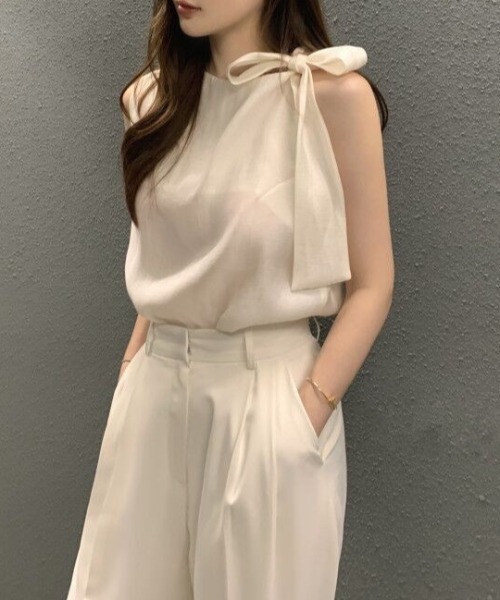 FREE STYLISTS(フリー スタイリスト)の「YUGA_YGMC Shoulder ribbon pullover top(シャツ/ブラウス・レディース・ブラック/オフホワイト/ベージュ・FREE)」の4枚目の写真
