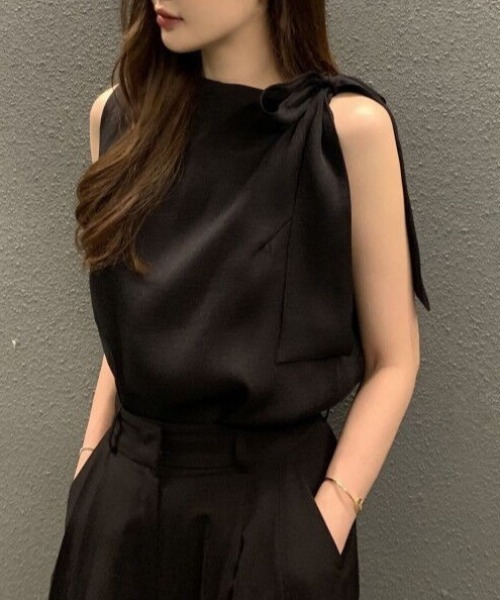 FREE STYLISTS(フリー スタイリスト)の「YUGA_YGMC Shoulder ribbon pullover top(シャツ/ブラウス・レディース・ブラック/オフホワイト/ベージュ・FREE)」の5枚目の写真