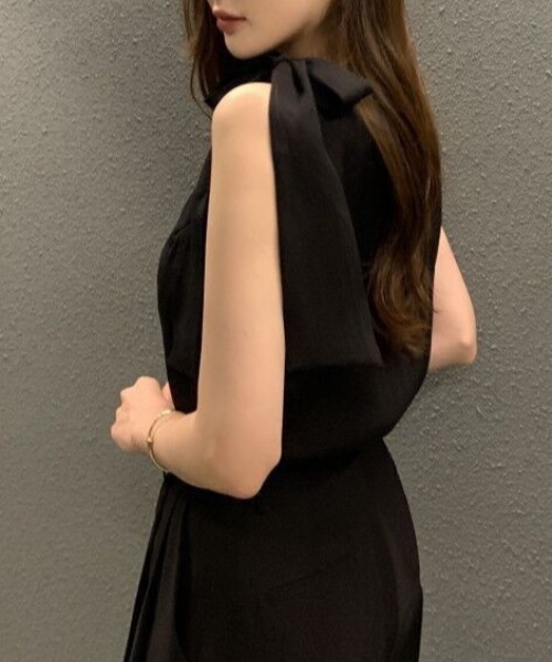 FREE STYLISTS(フリー スタイリスト)の「YUGA_YGMC Shoulder ribbon pullover top(シャツ/ブラウス・レディース・ブラック/オフホワイト/ベージュ・FREE)」の9枚目の写真