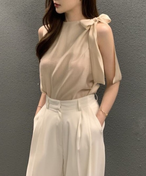 FREE STYLISTS(フリー スタイリスト)の「YUGA_YGMC Shoulder ribbon pullover top(シャツ/ブラウス・レディース・ブラック/オフホワイト/ベージュ・FREE)」の11枚目の写真