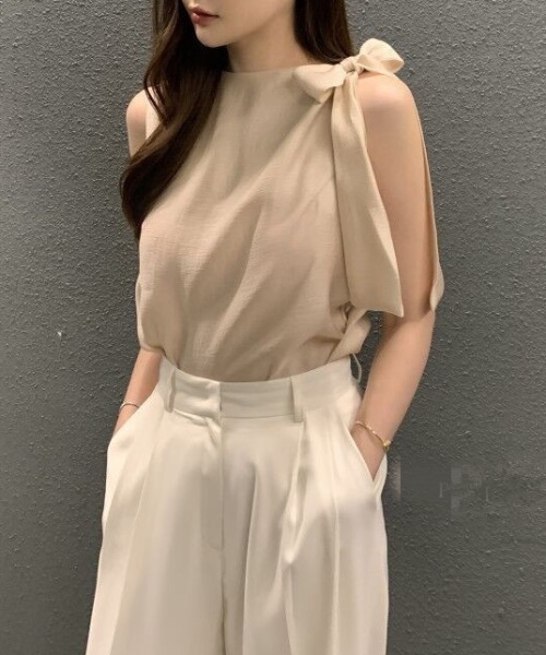 FREE STYLISTS(フリー スタイリスト)の「YUGA_YGMC Shoulder ribbon pullover top(シャツ/ブラウス・レディース・ブラック/オフホワイト/ベージュ・FREE)」の12枚目の写真
