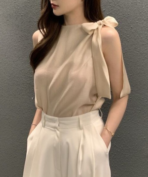 FREE STYLISTS(フリー スタイリスト)の「YUGA_YGMC Shoulder ribbon pullover top(シャツ/ブラウス・レディース・ブラック/オフホワイト/ベージュ・FREE)」の13枚目の写真