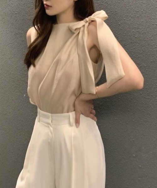 FREE STYLISTS(フリー スタイリスト)の「YUGA_YGMC Shoulder ribbon pullover top(シャツ/ブラウス・レディース・ブラック/オフホワイト/ベージュ・FREE)」の14枚目の写真