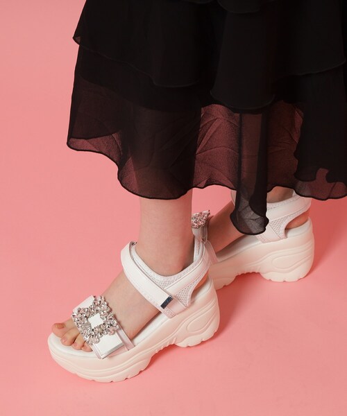 cs T&P(シーエスティーアンドピー)の「厚底ビジューバックルサンダル(サンダル・レディース・ブラック/ホワイト・S/M/L/LL)」の14枚目の写真