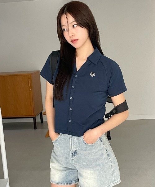 muahmuah（ムーアムーア）の「A'GEM/9 × .kom 『muah muah/ムーアムーア』OPEN COLLAL LOGO HALF CARDIGAN/オープンカラーロゴ ハーフカーディガン（カーディガン/ボレロ・レディース・ホワイト/ネイビー/イエロー/ブラック・FREE）」の14枚目の写真