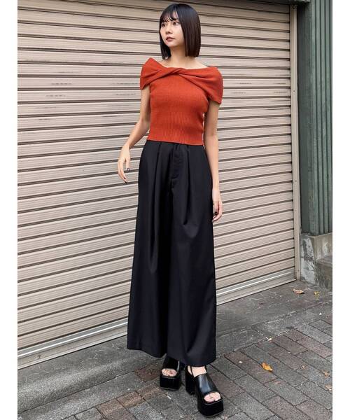 MURUA（ムルーア）の「オフショルダーツイストニット（ニット/セーター・レディース・オレンジ/ブラック・FREE）」の17枚目の写真