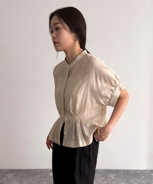 fredy emue（フレディエミュ）の「クロップドハーフスリーブブラウス（シャツ/ブラウス・レディース・サックスブルー/チャコールグレー/オフホワイト/ベージュ・38）」の11枚目の写真