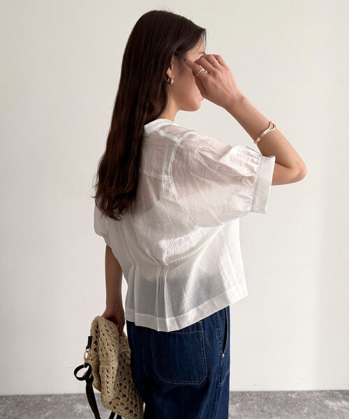 fredy emue（フレディエミュ）の「クロップドハーフスリーブブラウス（シャツ/ブラウス・レディース・サックスブルー/チャコールグレー/オフホワイト/ベージュ・38）」の22枚目の写真