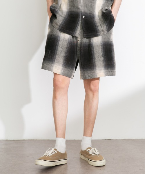 URBAN RESEARCH Sonny Label(アーバンリサーチサニーレーベル)の「オンブレチェックイージーショートパンツ(その他パンツ・メンズ・ブラック/ネイビー・MEDIUM/LARGE)」の1枚目の写真