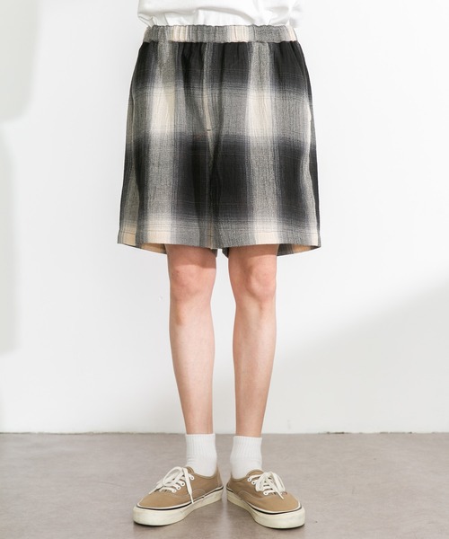 URBAN RESEARCH Sonny Label(アーバンリサーチサニーレーベル)の「オンブレチェックイージーショートパンツ(その他パンツ・メンズ・ブラック/ネイビー・MEDIUM/LARGE)」の8枚目の写真