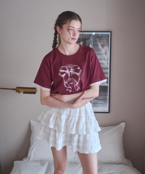 Lovilyn(ラヴィリン)の「ビンテージリボンプリントTシャツ(Tシャツ/カットソー・レディース・レッド/チャコールグレー・FREE)」の5枚目の写真