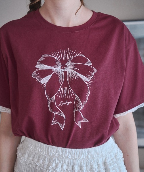 Lovilyn(ラヴィリン)の「ビンテージリボンプリントTシャツ(Tシャツ/カットソー・レディース・レッド/チャコールグレー・FREE)」の8枚目の写真