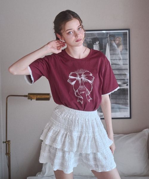 Lovilyn(ラヴィリン)の「ビンテージリボンプリントTシャツ(Tシャツ/カットソー・レディース・レッド/チャコールグレー・FREE)」の3枚目の写真