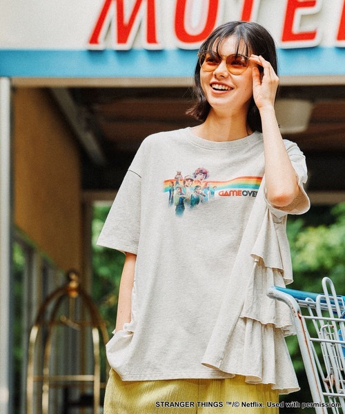 STRANGER THINGS】コラボ サイドフリルTシャツ（Tシャツ