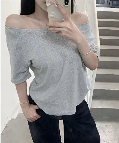Dream garden(ドリームガーデン)の「ルーズネック2WAYオフショルTシャツ(Tシャツ/カットソー・レディース・グレー/ホワイト/ブラック・S/M/L/XL)」の9枚目の写真