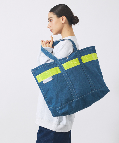 WEEKEND(ER)(ウィークエンダー)の「【WEEKENDER/ウィークエンダー】 SAFETY DENIM TOTE/デニム/トートバッグ旅行/デイリーユース【WEB限定】(バックパック/リュック・メンズ・ブルー/ブラック/ダークネイビー・フリー)」の2枚目の写真