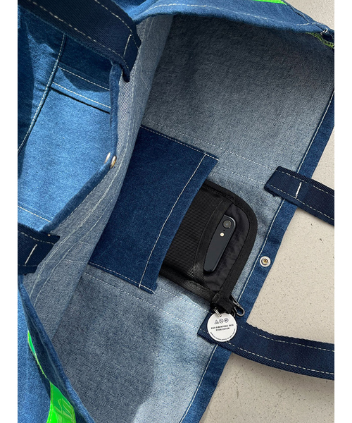 WEEKEND(ER)(ウィークエンダー)の「【WEEKENDER/ウィークエンダー】 SAFETY DENIM TOTE/デニム/トートバッグ旅行/デイリーユース【WEB限定】(バックパック/リュック・メンズ・ブルー/ブラック/ダークネイビー・フリー)」の20枚目の写真