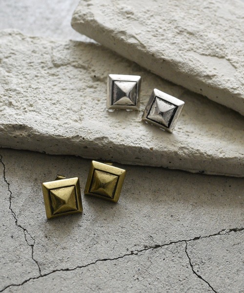 styiro(スタイロ)の「ニッケルフリー アンティークスタッズデザインピアス(ピアス(両耳用)・レディース・ゴールド/シルバー・FREE)」の5枚目の写真