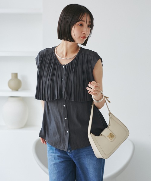 VIS（ビス）の「プリーツデザインブラウス/通勤対応（シャツ/ブラウス・レディース・サックスブルー/キナリ/スミクロ・FREE）」の3枚目の写真