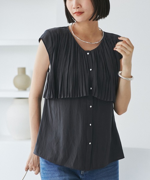 VIS（ビス）の「プリーツデザインブラウス/通勤対応（シャツ/ブラウス・レディース・サックスブルー/キナリ/スミクロ・FREE）」の4枚目の写真
