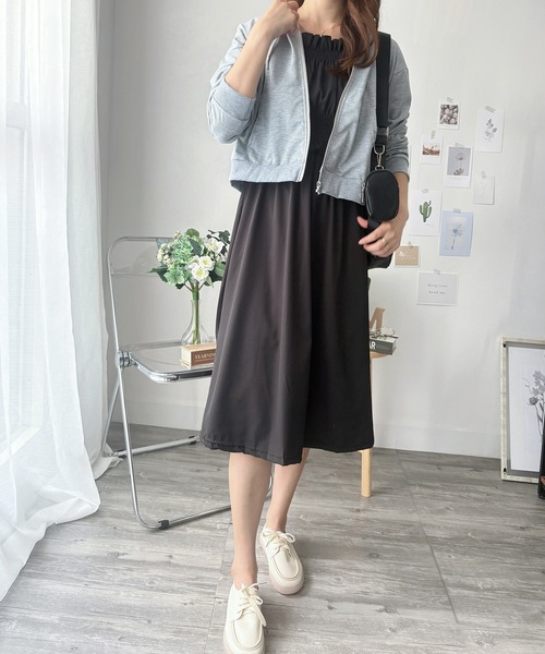 Amulet（アミュレット）の「甘さとモードが溶け合う◎　シャーリングパフスリーブワンピース（ワンピース・レディース・ブラック/ブルー・S/M/L）」の11枚目の写真