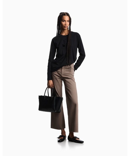 EMPORIO ARMANI(エンポリオアルマーニ)の「【エンポリオ アルマーニ】ミッドライズ クロップド ワイドレッグジーンズ J33 ストレッチドリル ガーメントダイ(デニムパンツ・レディース・グレイッシュベージュ・25inch/28inch/29inch)」の5枚目の写真