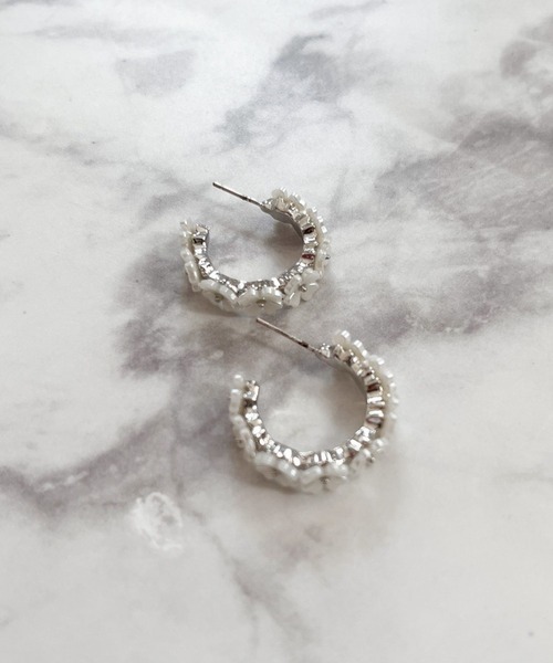 yu-ka(ユーカ)の「YU-KA:フラワーデザインフープピアス flower design hoop pierce(ピアス(両耳用)・レディース・ゴールド/シルバー・FREE)」の6枚目の写真