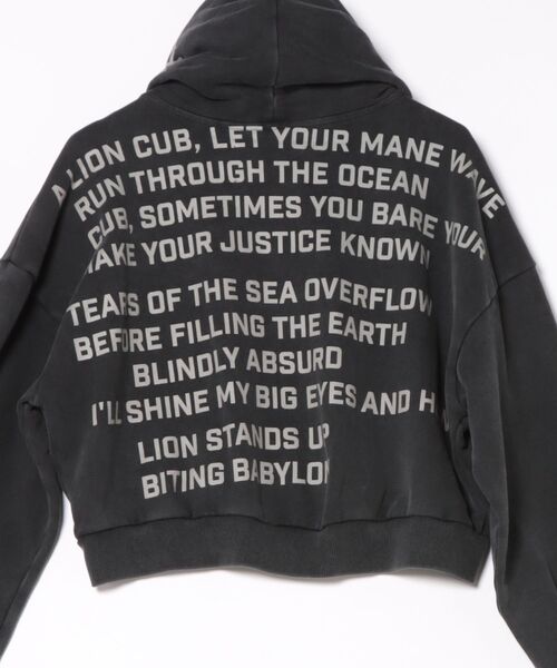 Cepica（セピカ）の「バックロゴショートパーカー（パーカー・レディース・グレー/チャコールグレー・FREE）」の4枚目の写真