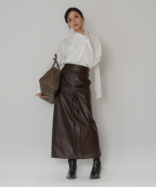 KINO THE KEI(キノザケイ)の「ドレープ ボウタイ 2WAY ブラウス KINO THE KEI(シャツ/ブラウス・レディース・ホワイト/キャメル/ネイビー・フリー)」の6枚目の写真