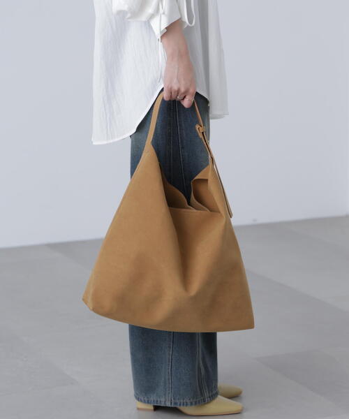 FREE'S MART（フリーズマート）の「◆スエードライクショルダーバッグ（ショルダーバッグ・レディース・グレー/ブラウン・ﾌﾘ-）」の2枚目の写真