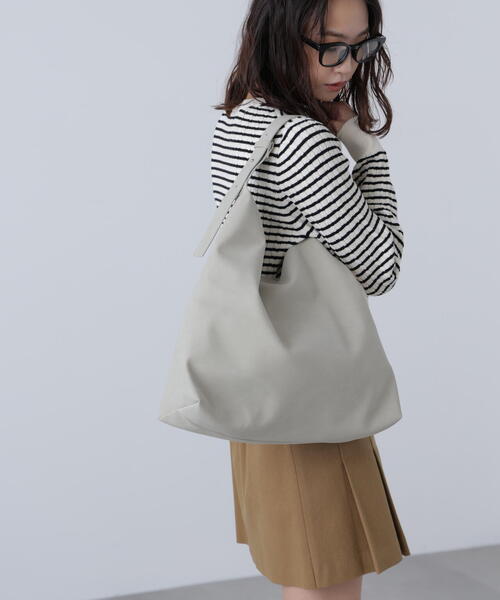 FREE'S MART（フリーズマート）の「◆スエードライクショルダーバッグ（ショルダーバッグ・レディース・グレー/ブラウン・ﾌﾘ-）」の3枚目の写真