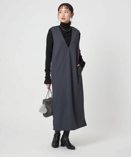 green label relaxing（グリーンレーベルリラクシング）の「ディープ Vネック ジャンパースカート（ジャンパースカート・レディース・ベージュ/ブラック/ダークグレー・FREE）」の5枚目の写真