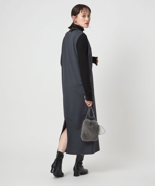 green label relaxing（グリーンレーベルリラクシング）の「ディープ Vネック ジャンパースカート（ジャンパースカート・レディース・ベージュ/ブラック/ダークグレー・FREE）」の6枚目の写真