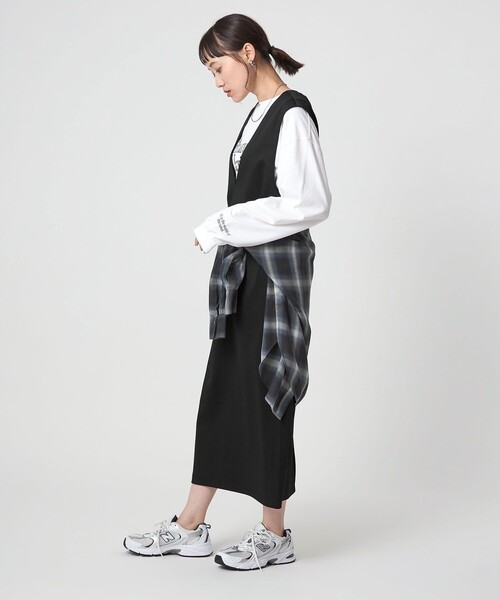 green label relaxing（グリーンレーベルリラクシング）の「ディープ Vネック ジャンパースカート（ジャンパースカート・レディース・ベージュ/ブラック/ダークグレー・FREE）」の8枚目の写真