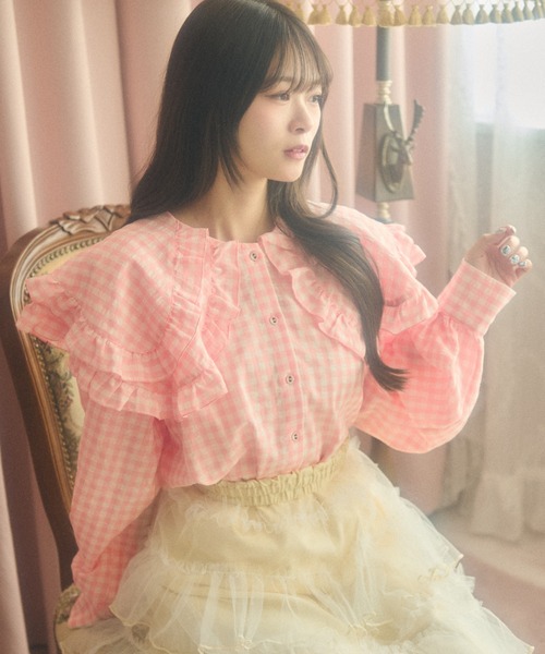 kutir（クティール）の「【クティールとレトロ】ダブル襟フリルアソートブラウス（シャツ/ブラウス・レディース・オフホワイト/ブラウン/グリーン/レッド/イエロー/ピンク/グリーン系その他/レッド系その他・FREE）」の7枚目の写真