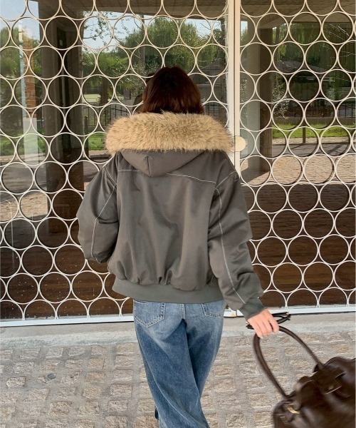 almo（アルモ）の「【LAMPOON】フェイクファーフードブルゾン