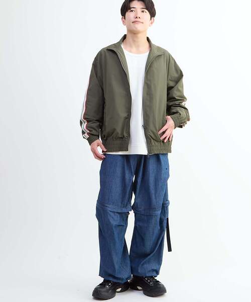 CONVERSE TOKYO（コンバーストウキョウ）の「SIDE LINE NYLON TRACK JACKET(UNISEX)（ミリタリージャケット・レディース・ブラック/チャコールグレー/ライトグレー/カーキ・SMALL/MEDIUM）」の13枚目の写真