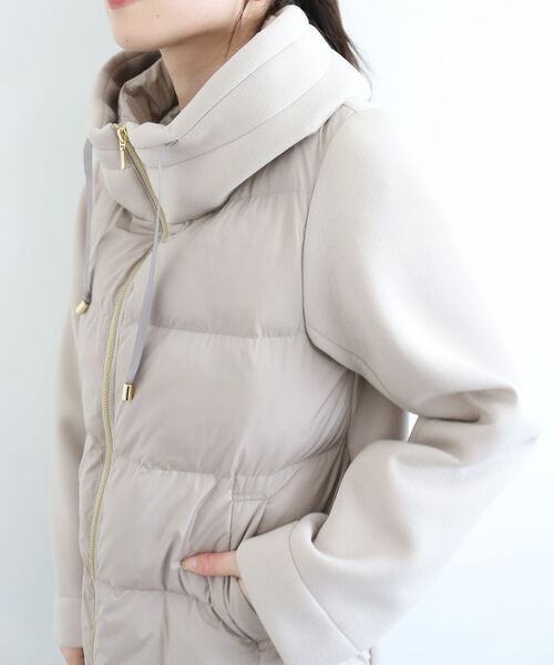 le.coeur blanc（ルクールブラン）の「カットボンディング×スムースタフタショートブルゾン（ブルゾン・レディース・グレイッシュベージュ/ブラック・38/40）」の12枚目の写真