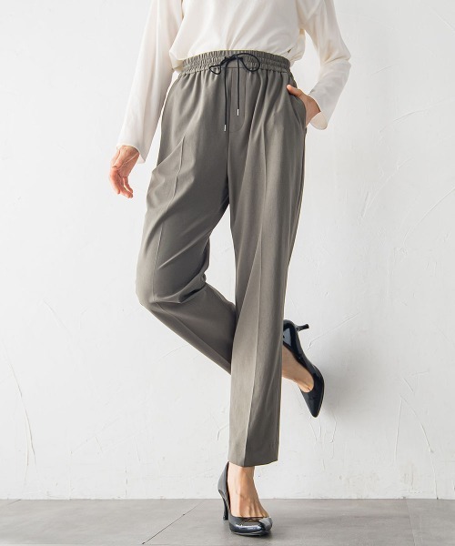LAUTREAMONT(ロートレアモン)の「【WEB限定】Active Beautyテーパードパンツ≪13号・15号あり/洗濯機で洗える≫(スラックス・レディース・ベージュ/カーキ/ブラック・11号/9号/7号/13号/15号)」の3枚目の写真