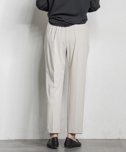 LAUTREAMONT(ロートレアモン)の「【WEB限定】Active Beautyテーパードパンツ≪13号・15号あり/洗濯機で洗える≫(スラックス・レディース・ベージュ/カーキ/ブラック・11号/9号/7号/13号/15号)」の8枚目の写真