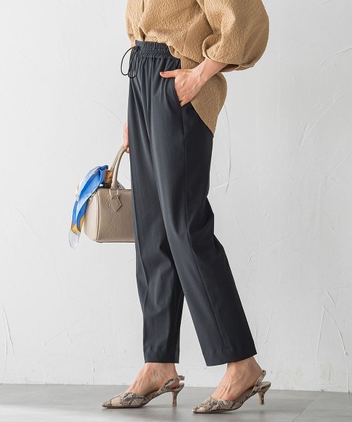 LAUTREAMONT(ロートレアモン)の「【WEB限定】Active Beautyテーパードパンツ≪13号・15号あり/洗濯機で洗える≫(スラックス・レディース・ベージュ/カーキ/ブラック・11号/9号/7号/13号/15号)」の14枚目の写真