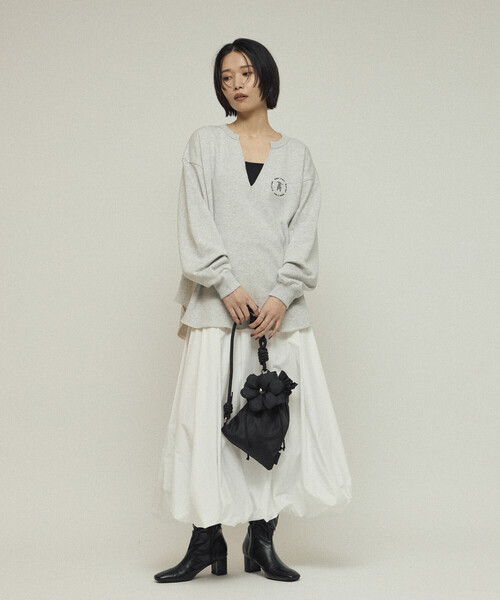 Firsthand（ファーストハンド）の「Firsthand/ファーストハンド オーガニックコットン Vネック 刺繍スウェット / リラックスフィット / 裏毛スウェット（スウェット・レディース・ブラウン/チャコールグレー/グレー・ONE SIZE）」の6枚目の写真