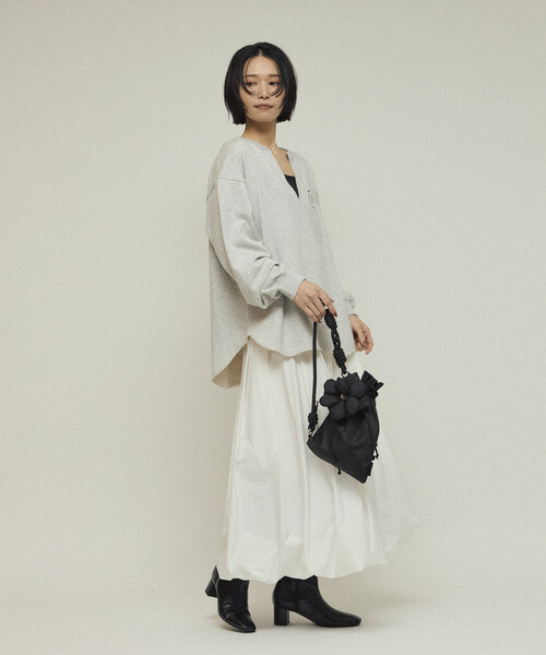 Firsthand（ファーストハンド）の「Firsthand/ファーストハンド オーガニックコットン Vネック 刺繍スウェット / リラックスフィット / 裏毛スウェット（スウェット・レディース・ブラウン/チャコールグレー/グレー・ONE SIZE）」の8枚目の写真