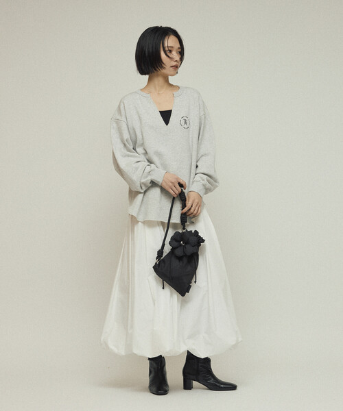 Firsthand（ファーストハンド）の「Firsthand/ファーストハンド オーガニックコットン Vネック 刺繍スウェット / リラックスフィット / 裏毛スウェット（スウェット・レディース・ブラウン/チャコールグレー/グレー・ONE SIZE）」の9枚目の写真