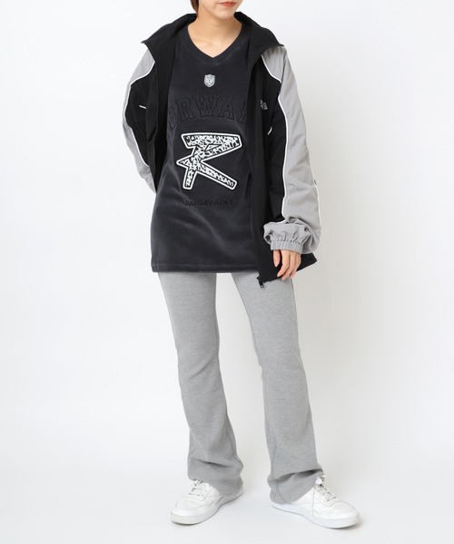RNA（アールエヌエー）の「M2562 FORWARDロゴサッカーシャツ（Tシャツ/カットソー・レディース・グリーン/バーガンディー/ブラック・MEDIUM）」の21枚目の写真